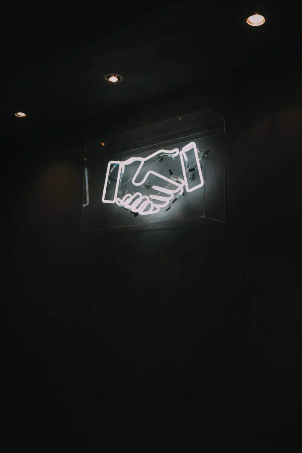 charlesdeluvio-AT5vuPoi8vc-unsplash (2)
