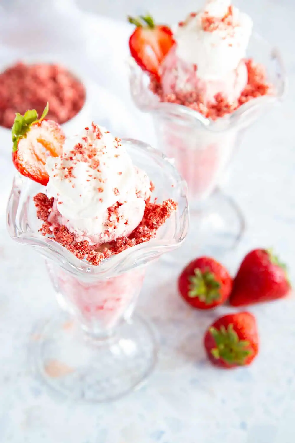 strawberry shortcake ice cream bar sundaes