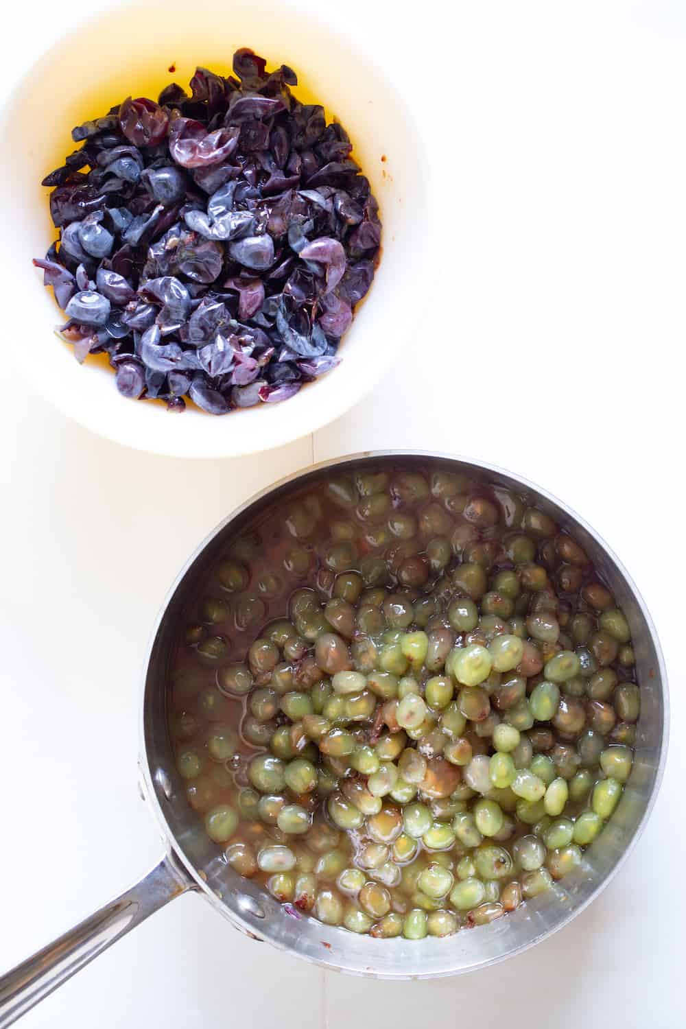 separating Concord grapes and skins