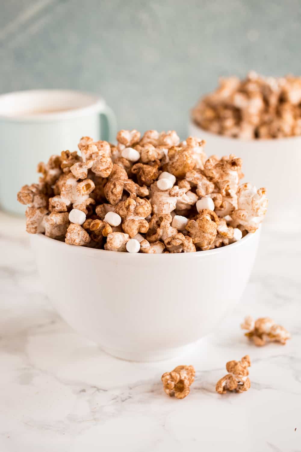 hot cocoa popcorn with marshmallow bits