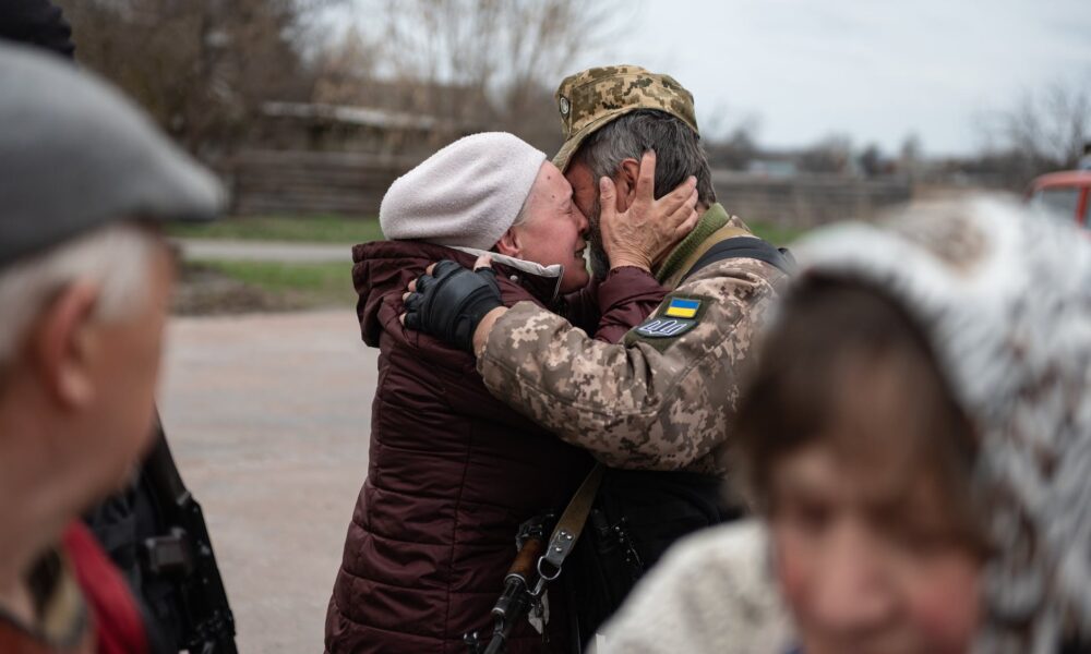 ukrainian couple tearfully reuniting during war