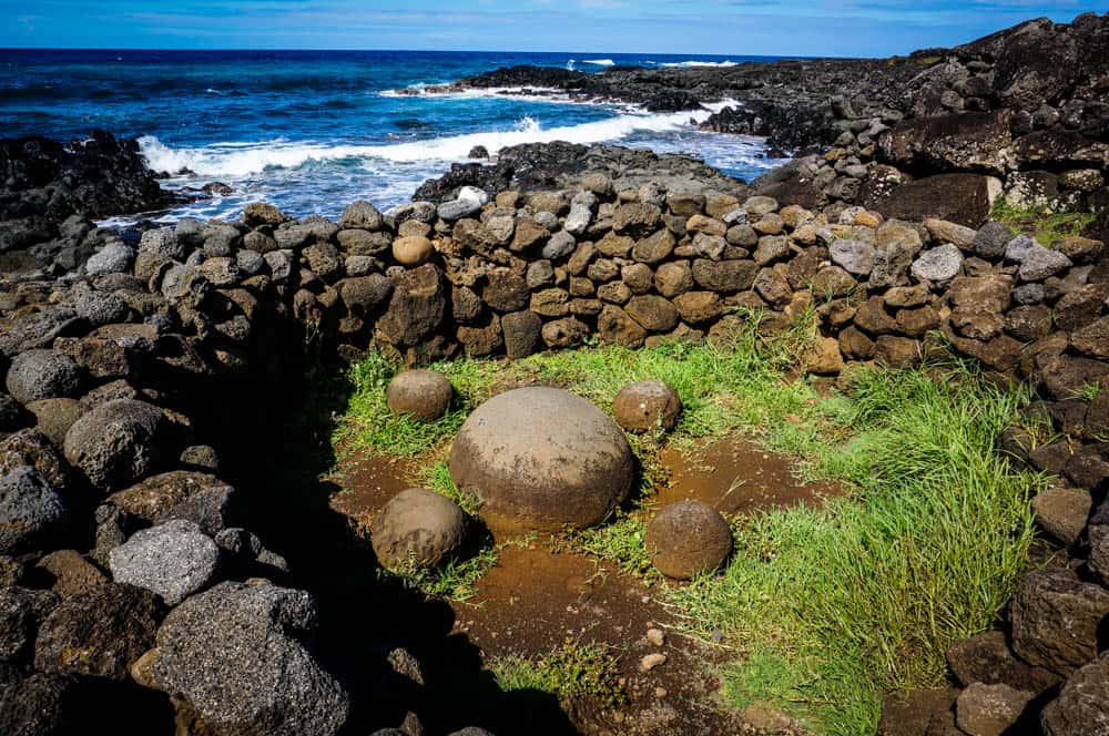 Navel of the world, Easter island, Chile