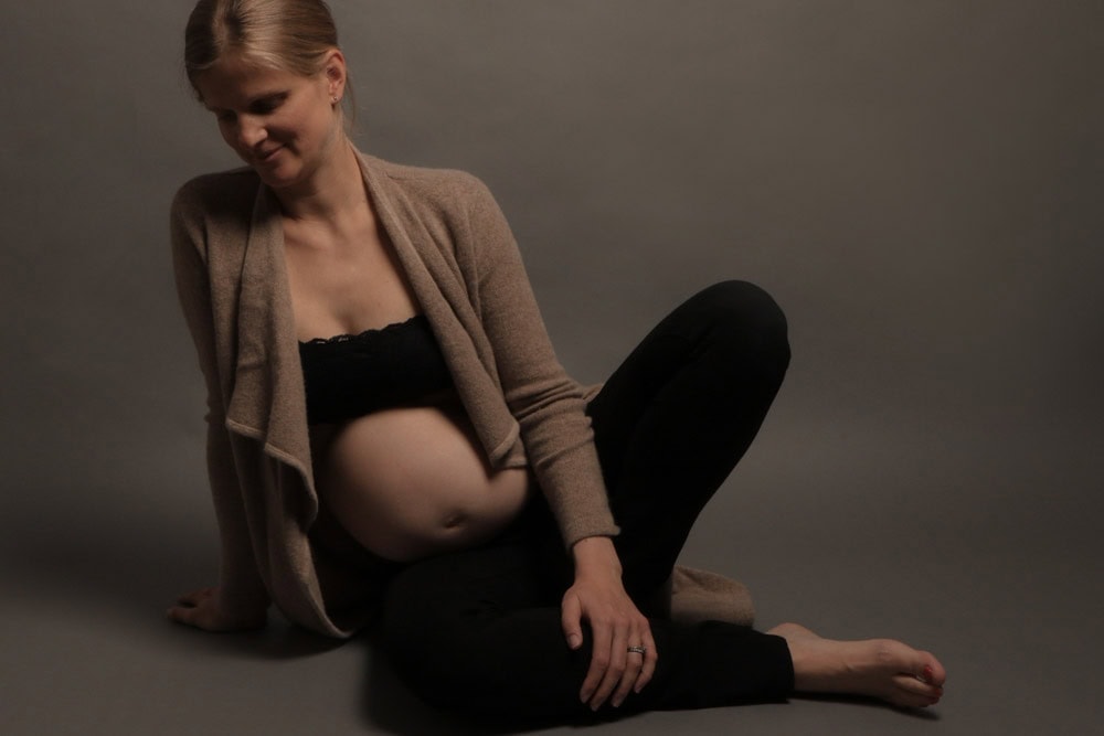 schwangerschaft stuttgart fotograf fotostudio babybauch