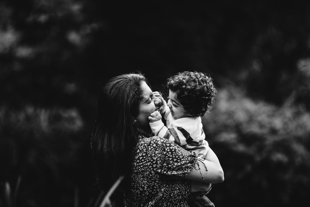 manchester photographer shooting a family photo
