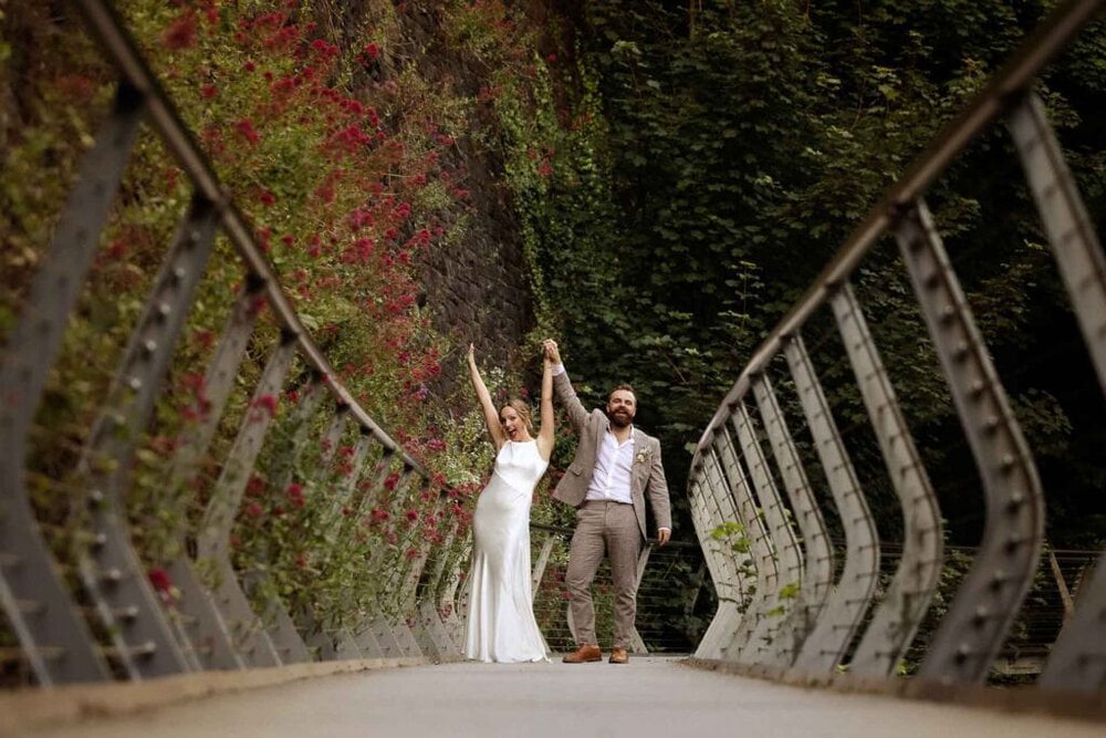 er photographers a team of wedding photographers based in manchester a variety of wedding photos for their online portfolio