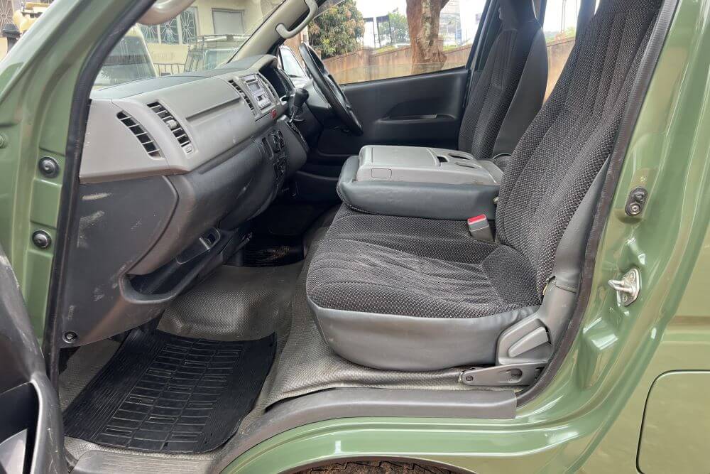 pws safari van driver
