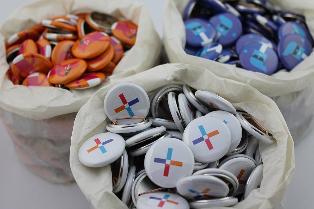 Przypinki okolicznościowe, gdzie je wykorzystasz?