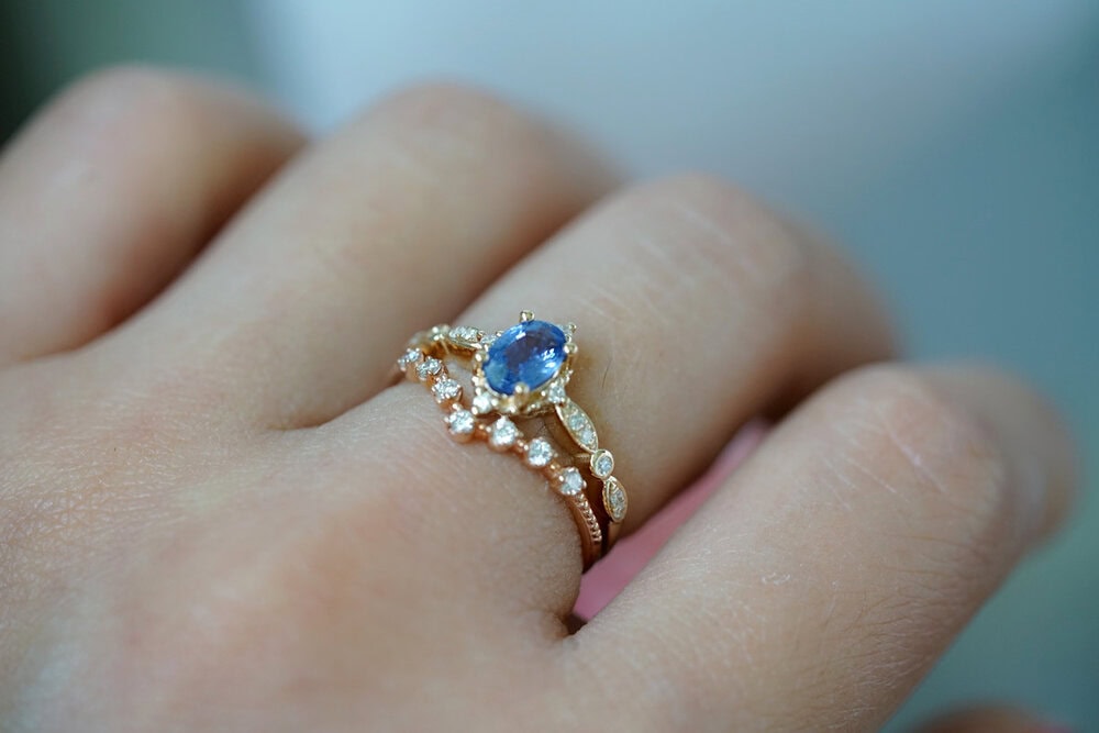 Vintage Blue Sapphire Engagement Ring - Diana - Image 4