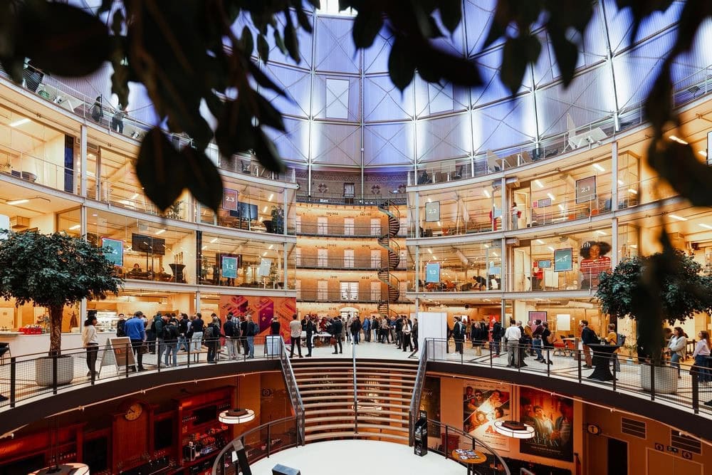 Koepel in haarlem iconisch gebouw met meerwaarde voor natuur cultuur en mens