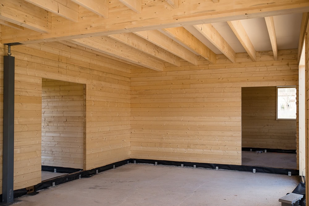 Intérieur maison en bois massif
