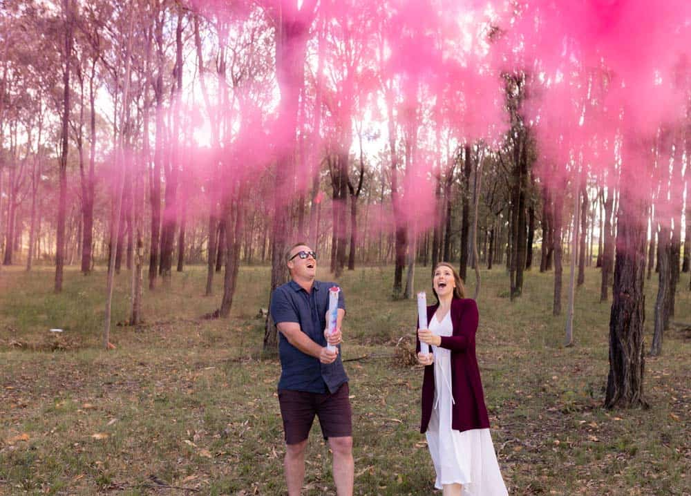 Mama Linc Parents Doing Gender Reveal and Finding Out Having a Girl