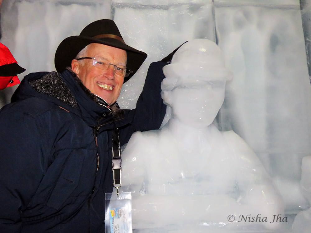 charlie chaplin ice sculpture jungfrau switzerland ©lemonicks.com