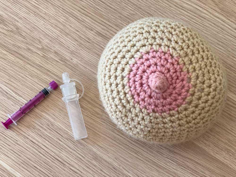 Mama Linc Colostrum Collectors and Knitted Breast