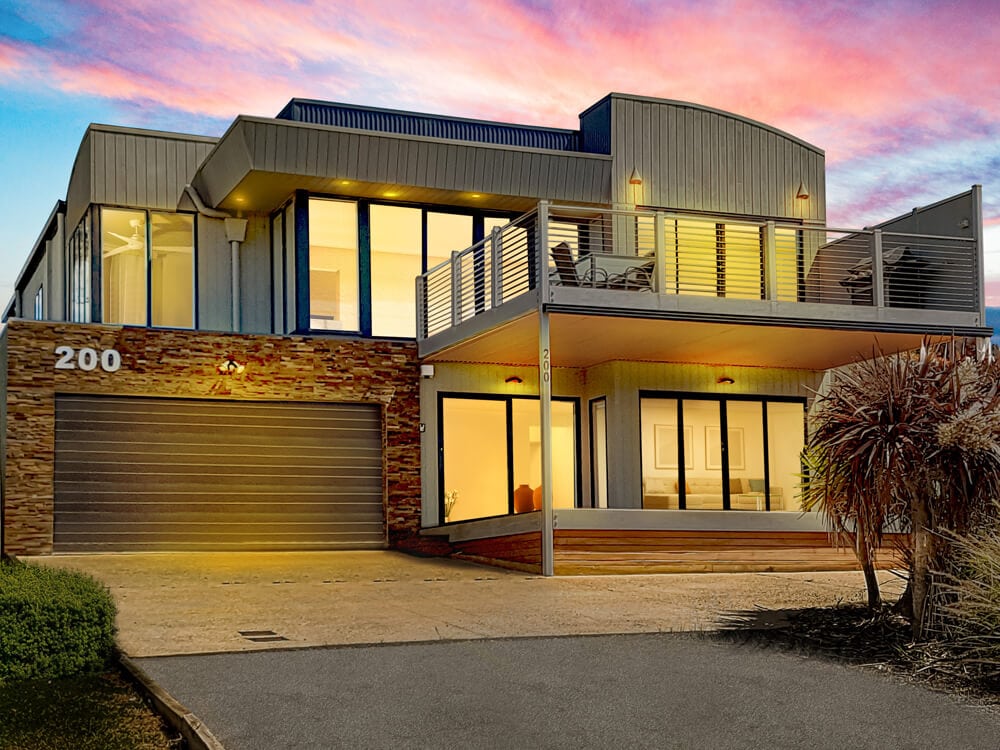 Beach house design with stunning views of the surf beach, Smiths Beach