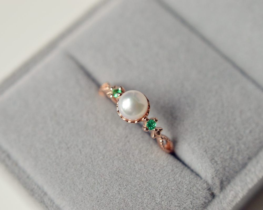 Natural Akoya Pearl Ring With Emerald - Hermione - Image 3