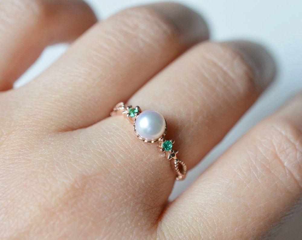 Natural Akoya Pearl Ring With Emerald - Hermione - Image 4