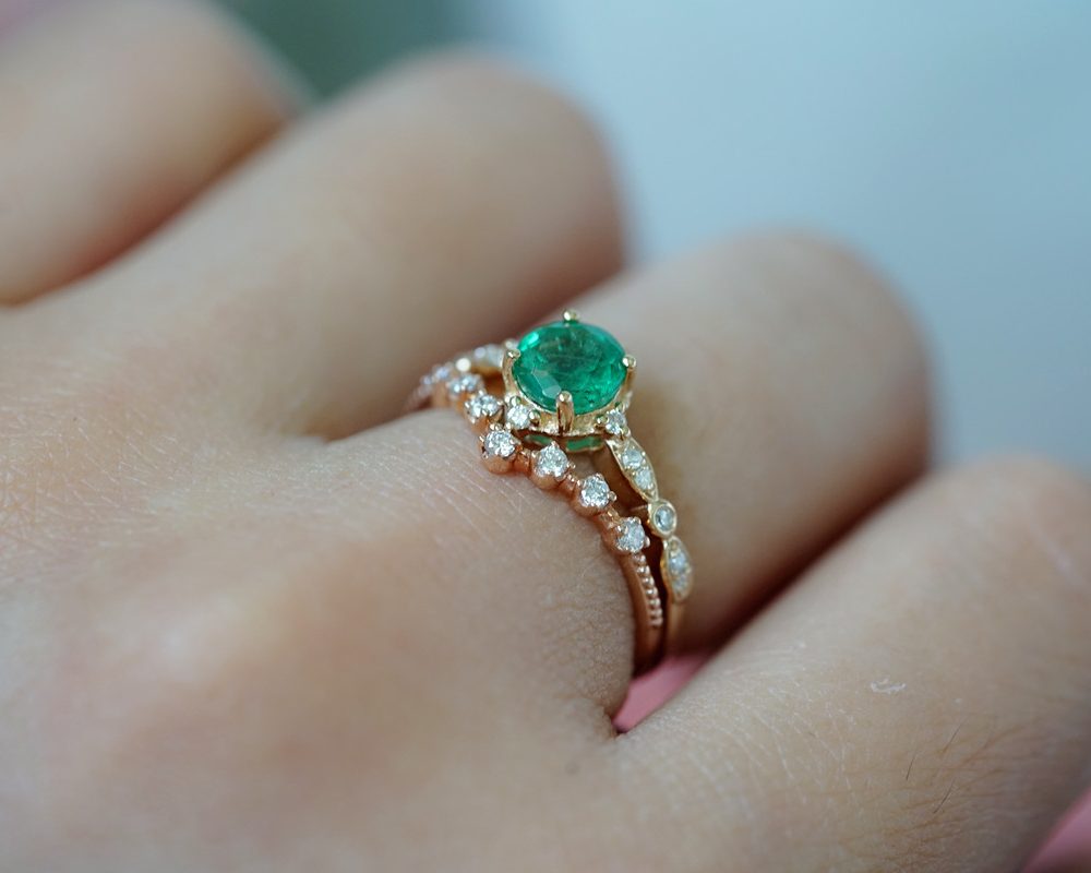 V shape Wedding Band - Camille - Image 10