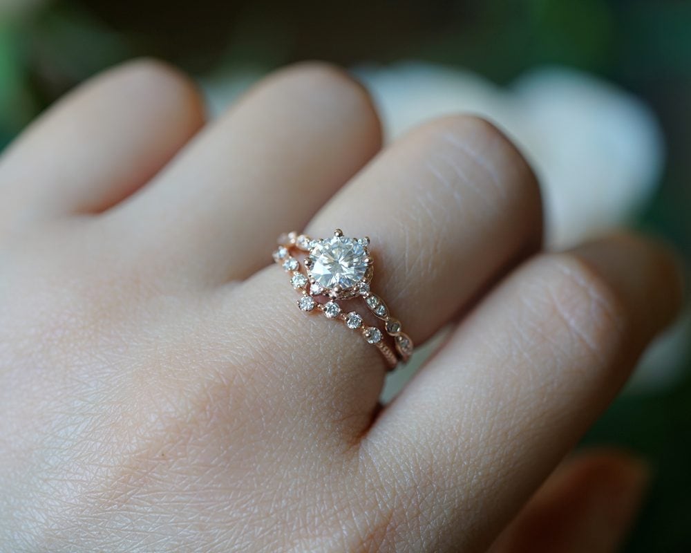 V shape Wedding Band - Camille - Image 5
