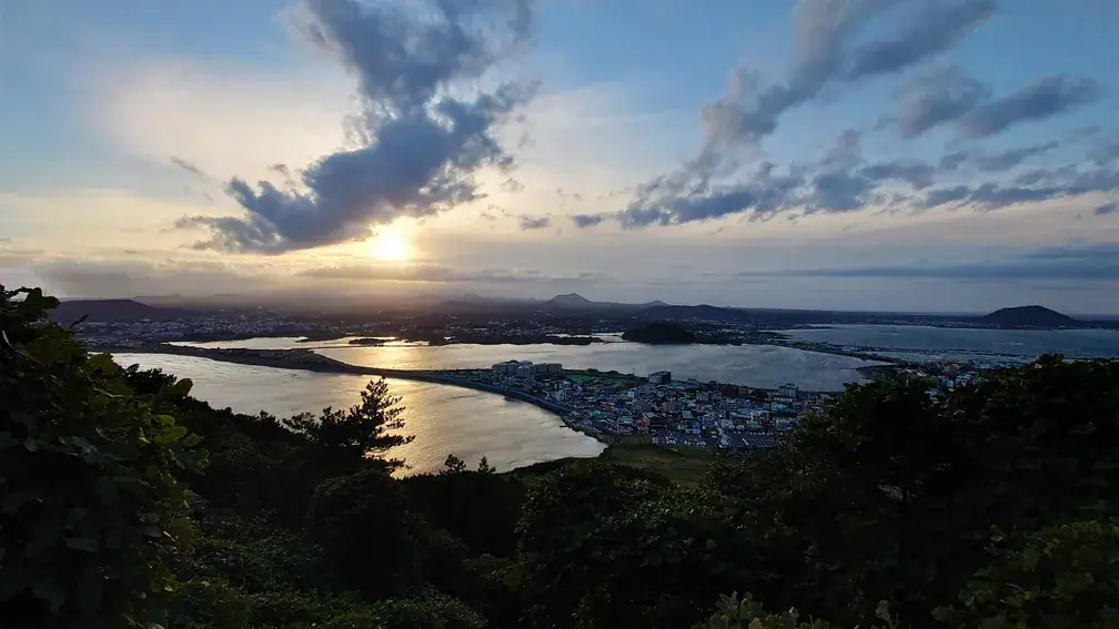 城山日出峰