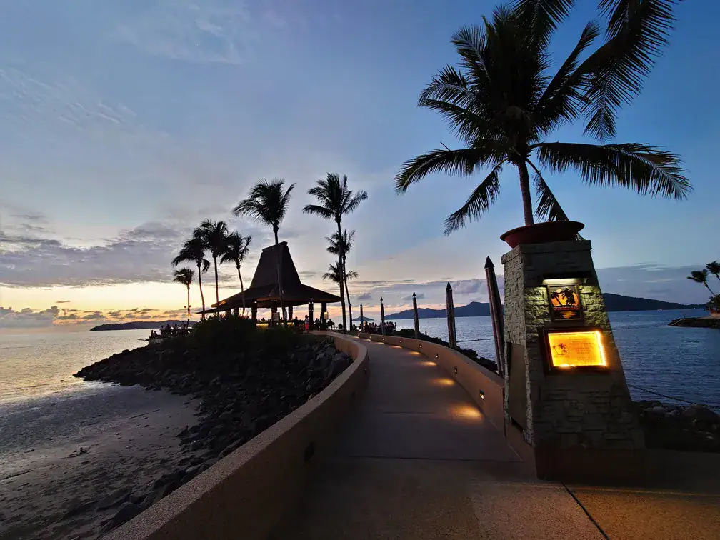 sunset bar kota kinlabalu