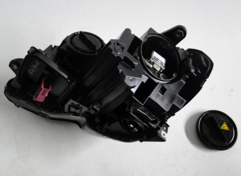 MERCEDES C KLASA W204 PO LIFCIE LAMPA PRAWA BI-XENON - obrazek 9