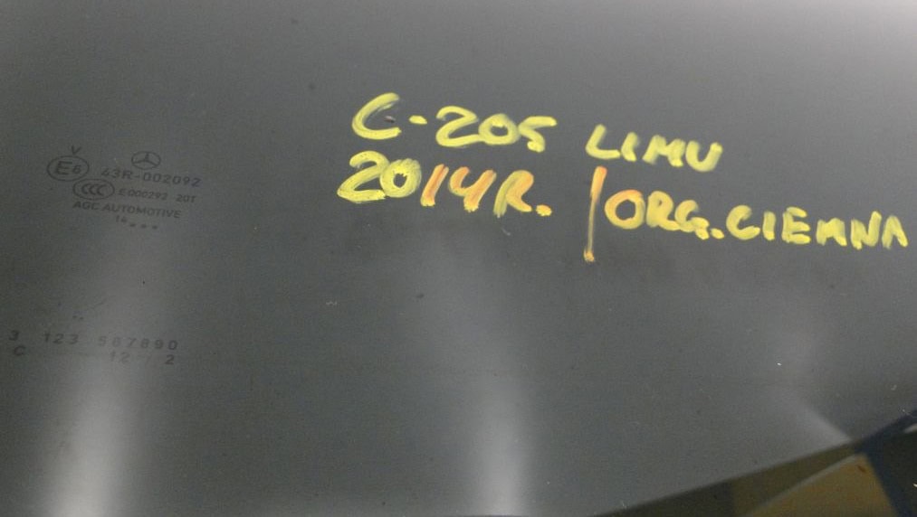 MERCEDES C KLASA W205 SZYBA TYLNA PRAWA 2014 - obrazek 2