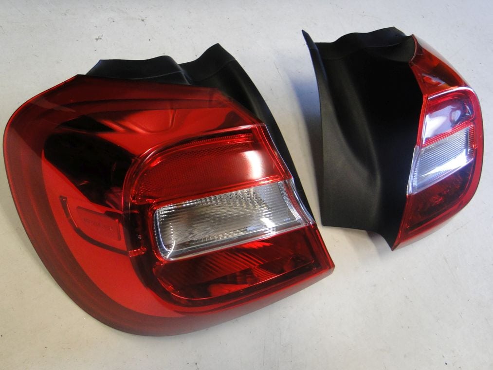 MERCEDES GLA X156 KLAPA ZDERZAK AMG LAMPY KOLOR 191 - obrazek 11