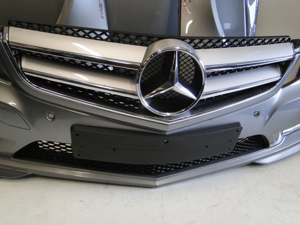 MERCEDES E KLASA W207 AMG GRILL ATRAPA