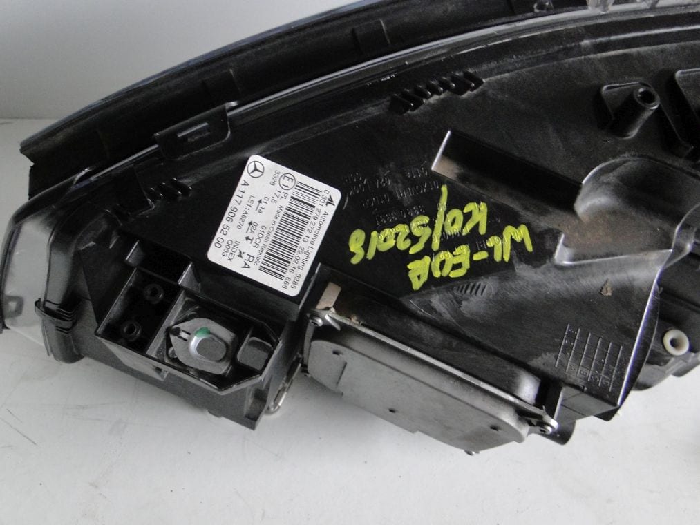 MERCEDES CLA W117 PO LIFCIE LAMPA XENON PRAWA - obrazek 4