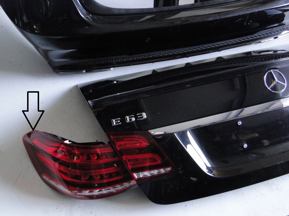 MERCEDES E KLASA W212 LIMUZYNA PO LIFCIE LAMPA TYLNA PRAWA LEWA - obrazek 2
