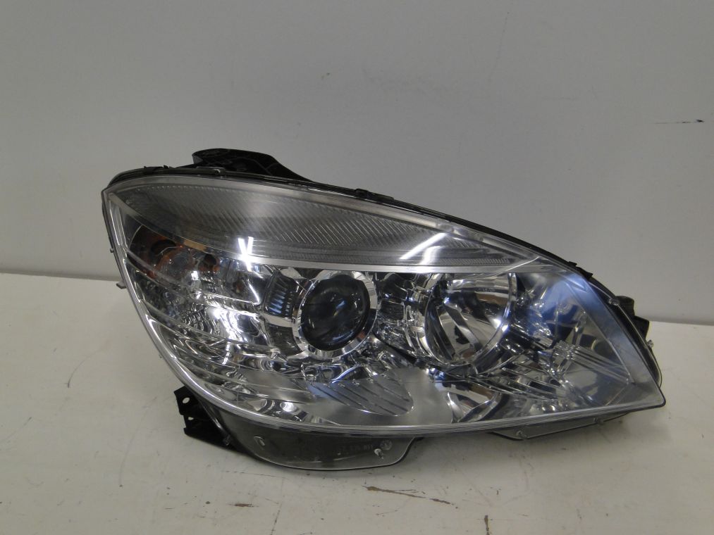 MERCEDES C KLASA W204 LAMPA ZWYKŁA H7 PRAWA