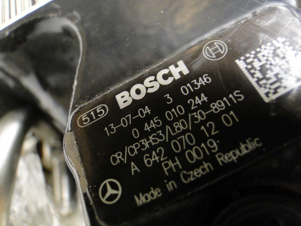 MERCEDES OM 642 POMPA WTRYSKOWA A6420701201 BOSCH - obrazek 2