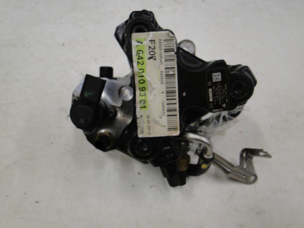 MERCEDES OM 642 POMPA WTRYSKOWA A6420701201 BOSCH - obrazek 4