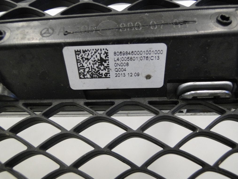 MERCEDES C KLASA W205 GRILL ATRAPA - obrazek 5