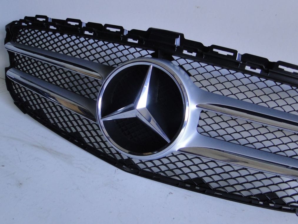 MERCEDES C KLASA W205 GRILL ATRAPA AMG - obrazek 2