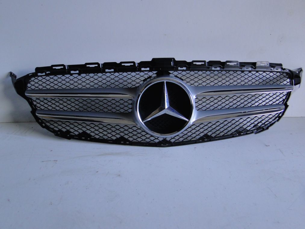MERCEDES C KLASA W205 GRILL ATRAPA AMG - obrazek 3