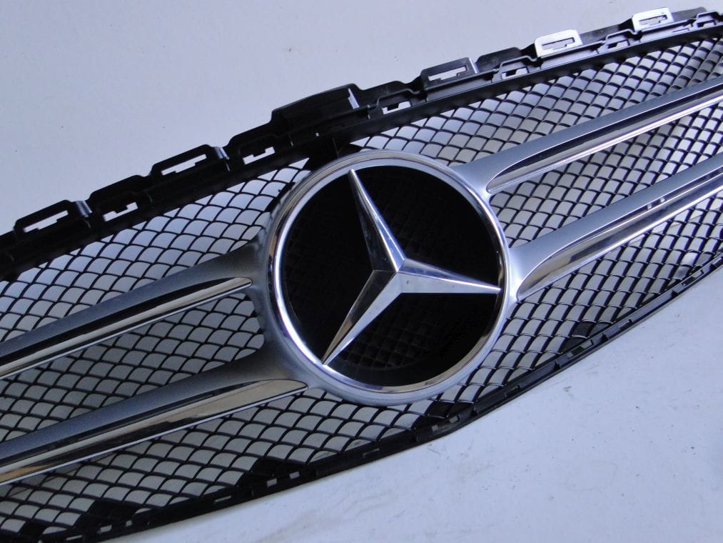 MERCEDES C KLASA W205 GRILL ATRAPA AMG - obrazek 4