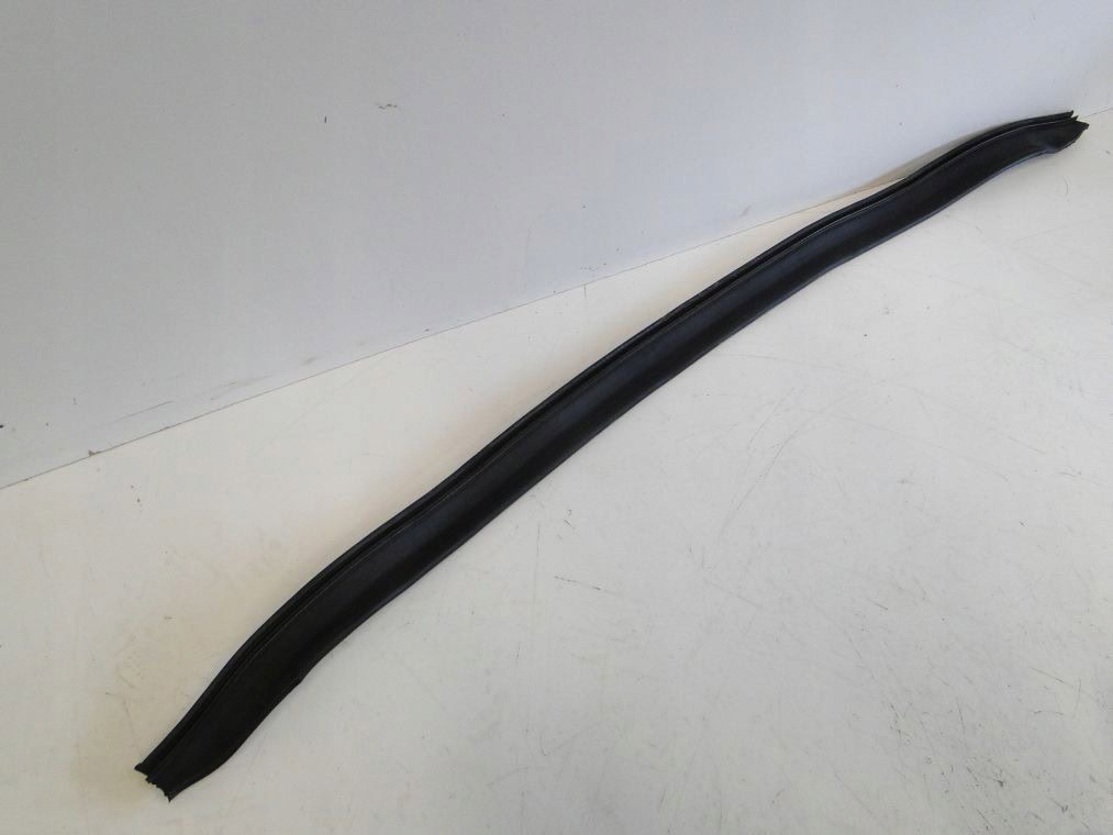 MERCEDES A KLASA W176 USZCZELKA A1768310042