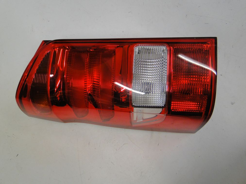 MERCEDES V KLASA W447 LAMPA TYLNA LEWA - obrazek 2