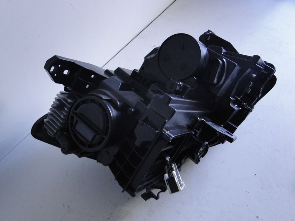 MERCEDES GLA X156 PO LIFCIE LAMPA XENON LEWA - obrazek 6