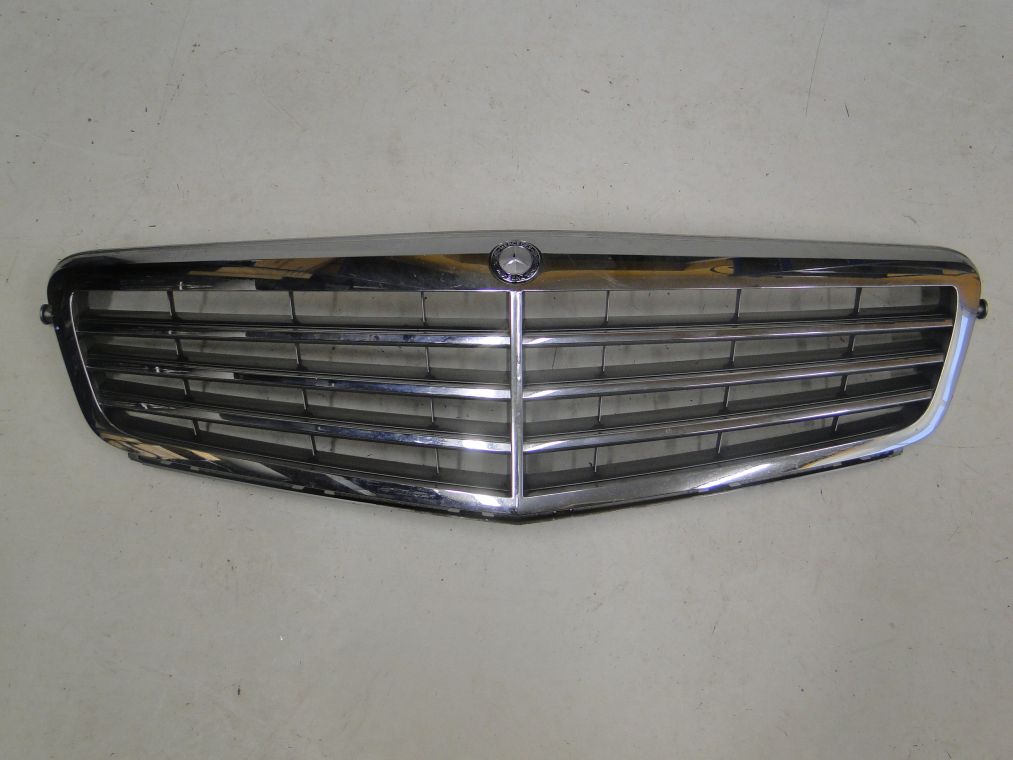 MERCEDES C KLASA W204 GRILL ATRAPA A2048800323