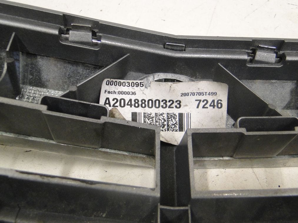 MERCEDES C KLASA W204 GRILL ATRAPA A2048800323 - obrazek 6