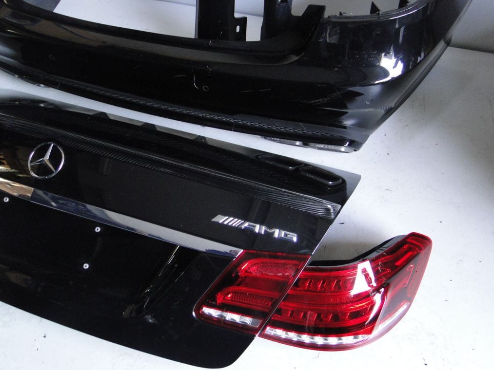 E KLASA W212 63 AMG ZDERZAK + KLAPA + LAMPA CARBON - obrazek 8