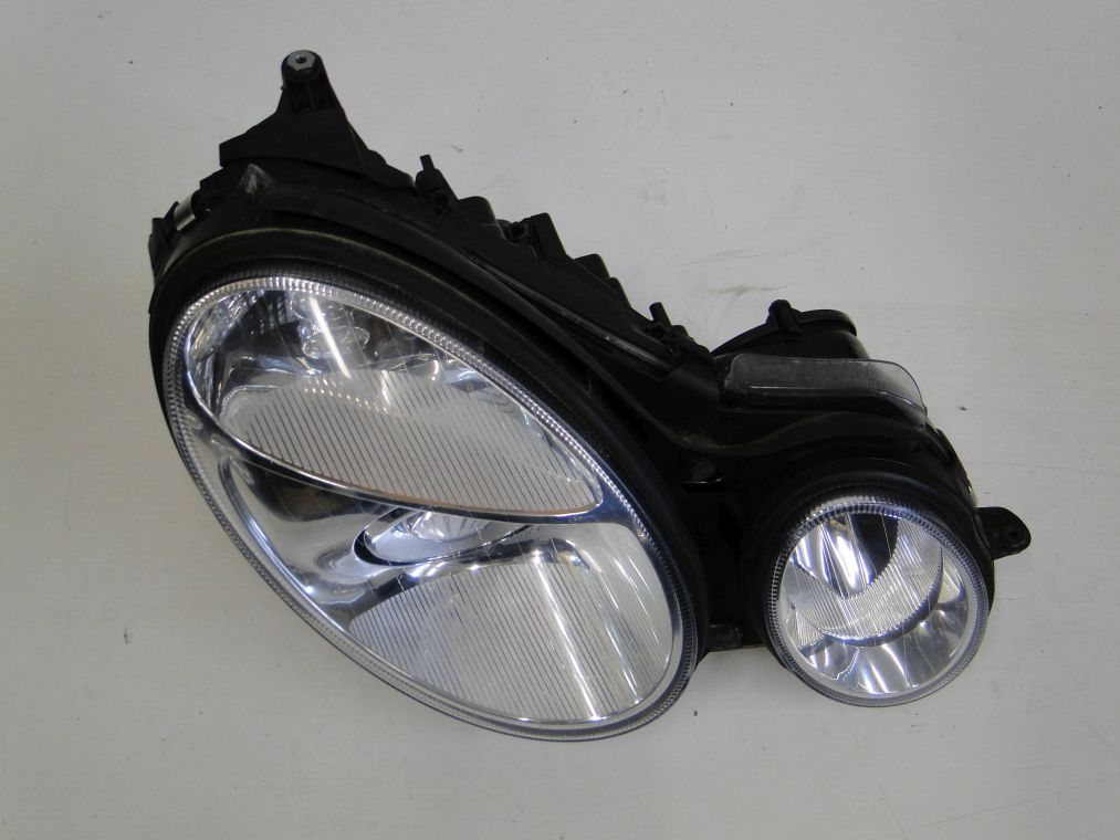MERCEDES E KLASA W211 LAMPA XENON PRAWA SKRĘTNA - obrazek 2