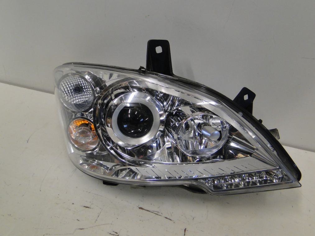 MERCEDES VITO VIANO W639 LAMPA KSENON PRAWA XENON