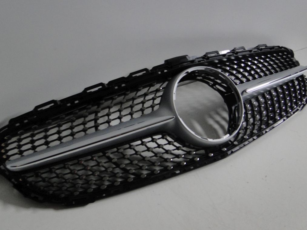 MERCEDES C KLASA W205 GRILL DIAMENT ATRAPA NOWY