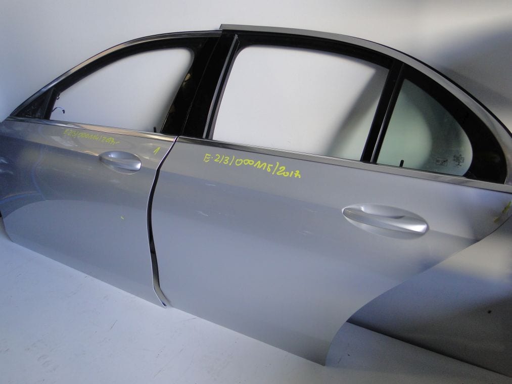MERCEDES E KLASA W213 LIMUZYNA DRZWI TYLNE LEWE - obrazek 2