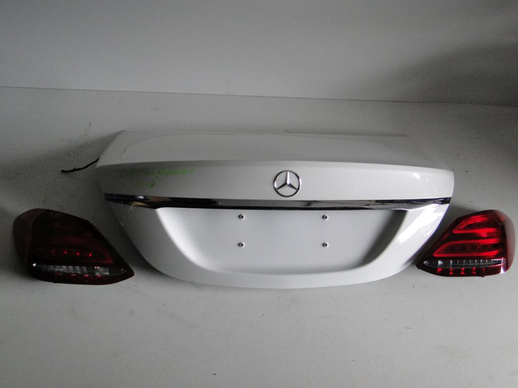 MERCEDES C KLASA W205 AMG KLAPA