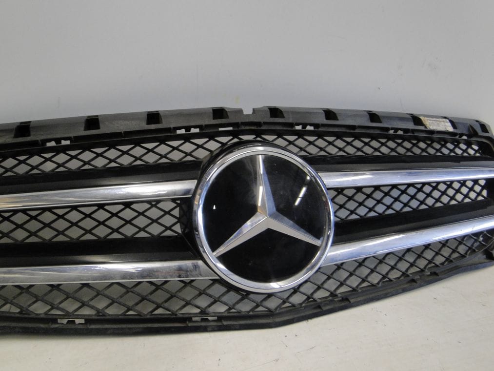 MERCEDES B KLASA W246 GRILL ATRAPA NA DISTRONIC - obrazek 2