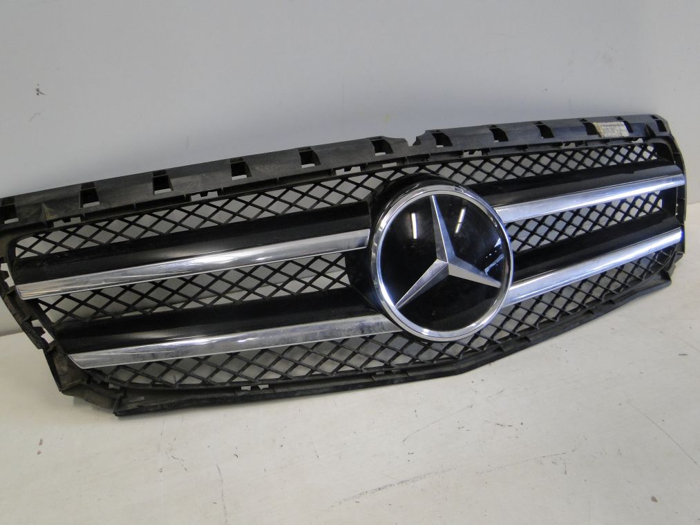 MERCEDES B KLASA W246 GRILL ATRAPA NA DISTRONIC - obrazek 4